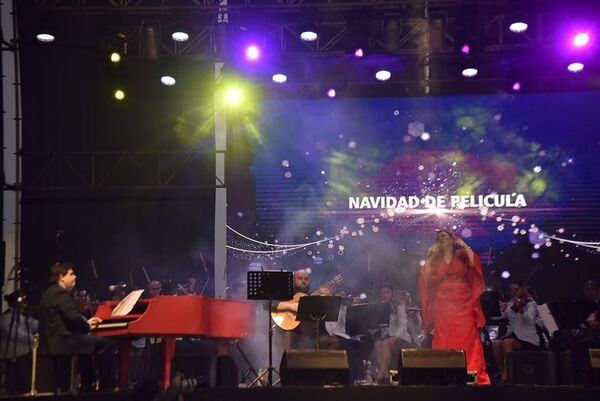 “Navidad de películas” trajo el ambiente festivo a la Costanera de Asunción - Música - ABC Color