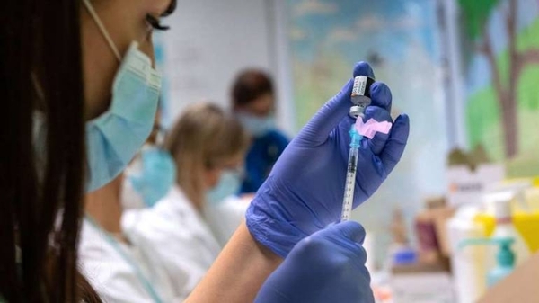 Diario HOY | Las restricciones por covid-19 crecen en el mundo y aumenta la presión sobre los no vacunados