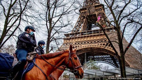 París cancela fuegos artificiales y fiestas de fin de año debido a la pandemia