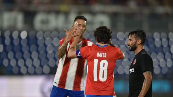 El blooper de Julio Irrazábal en partido despedida de Haedo