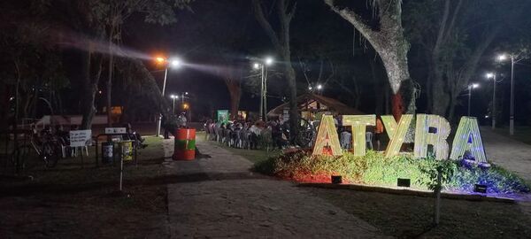 Pesebre de libros en la ciudad de Atyrá - Nacionales - ABC Color