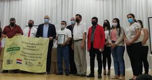 La Nación / Municipios de Itapúa recibieron certificación ambiental