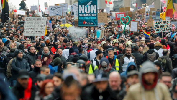Unas 3.500 personas se manifiestan en Bruselas contra el pasaporte covid - El Independiente