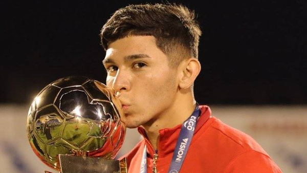 Crónica / Julio Enciso cumplió un súper objetivo y le compró casa a sus papás en Caaguazú