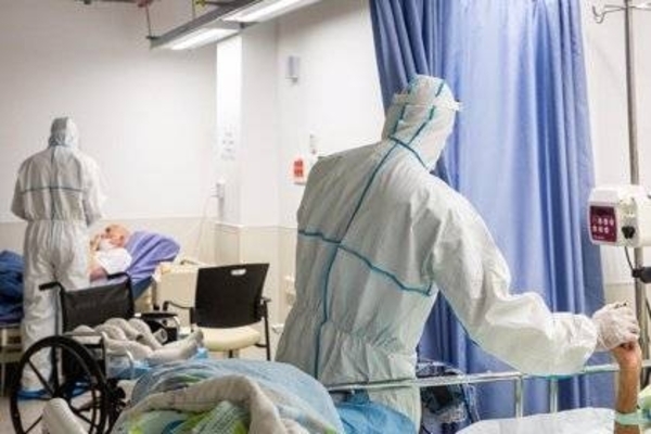 Diario HOY | Benet alerta ante ómicron y asegura que quinta ola "ha comenzado" en Israel