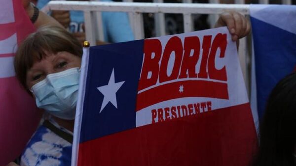 Gabriel Boric se impone en Chile con más del 55% de los votos