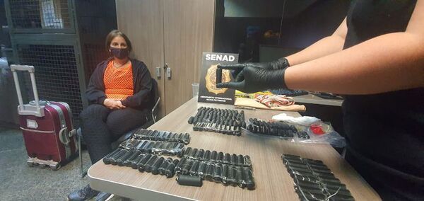 Cae una mujer que pretendía viajar a España con droga adherida al cuerpo - Nacionales - ABC Color