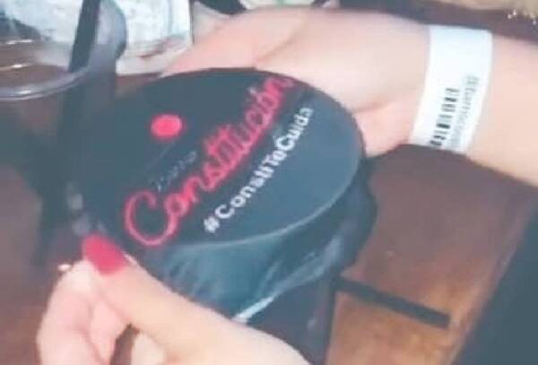 Crónica / Bar aplica el ¡tapavasos! para que tragos no lleven sorpresita
