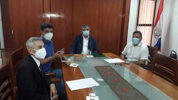 Ministro de la Corte Suprema de Justicia visitó la UNE