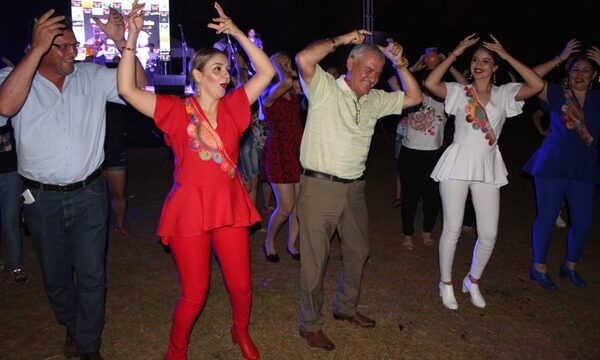 Hernandarias disfrutó de festival navideño