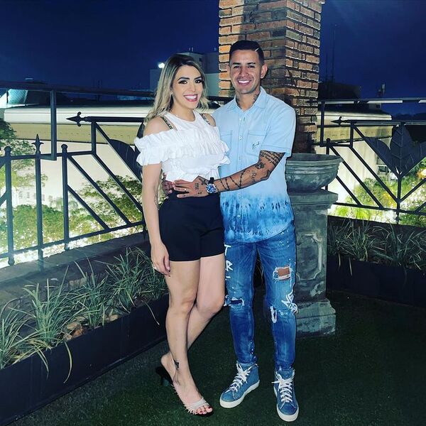 El futbolista Derlis González y Karimi Chávez cumplieron siete años de casados - Gente - ABC Color