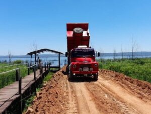 Reportan relleno ilícito y alta presencia de coliformes en el Lago Ypacarai · Radio Monumental 1080 AM