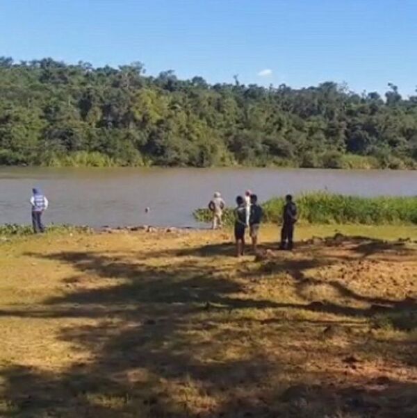 Rescatan cuerpo de menor ahogado en el río Monday