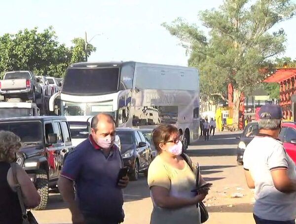 Reorganizan el paso Clorinda-Falcón por alta concurrencia · Radio Monumental 1080 AM