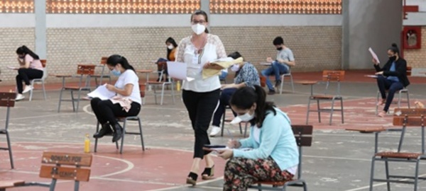 Itaipu abre nueva convocatoria para becas de grado - La Clave