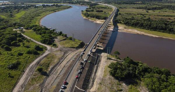 La Nación / Habilitan el puente más largo de Ñeembucú de forma provisoria