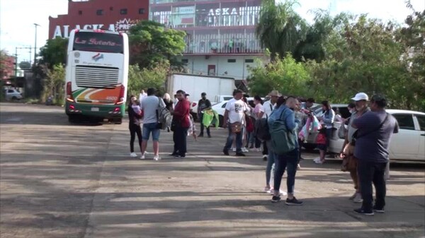 Masivo ingreso de paraguayos por el puente San Roque González