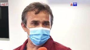 Trabajador de aeropuerto encuentra USD 10.500 y los devuelve al dueño