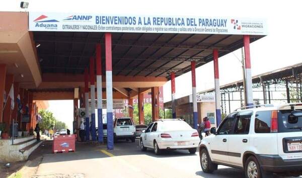 Encarnación: persisten quejas por lentitud de trámites en Migraciones para ingresar al país - ADN Digital
