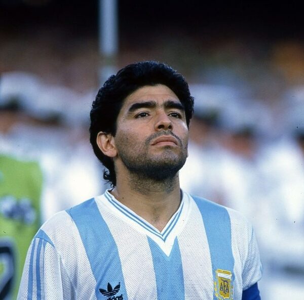 Extienden subasta de los bienes de Maradona por la falta de ofertas - El Independiente