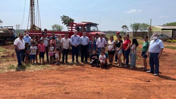 Los beneficios del agua corriente llegan a la fracción Arroyo Suizo de Pedro Juan Caballero