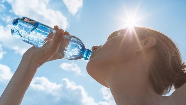 ¡Importante! En época de calor extremo no hay que esperar a tener sed para tomar agua