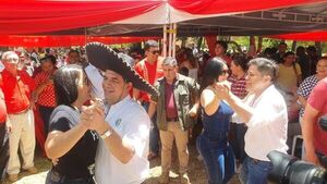 Hugo Velázquez enfatiza campaña con fuertes críticas a Cartes