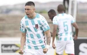 Crónica / Fabián Filipetto. DE VENDER YUYOS A CHUTAR EN SUDÁFRICA