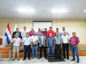 PRODUCTORES YERBATEROS ITAPUENSES Y DE OTROS PUNTOS DEL PAÍS SE REUNIERON CON EL GOBERNADOR - Itapúa Noticias