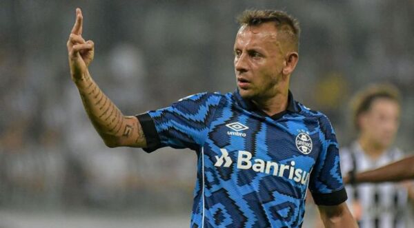 Sao Paulo anuncia el fichaje del lateral Rafinha, de 36 años