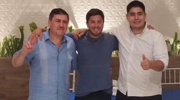 Joven detuvo a su padre y lo entregó a la Policía por golpear a su mamá - Noticiero Paraguay