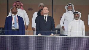 Gianni Infantino insiste con el Mundial Bienal