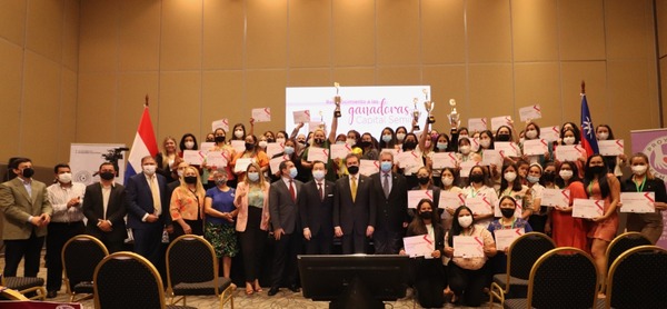 Más de 70 mujeres recibieron capital semilla para fortalecer sus emprendimientos - .::Agencia IP::.