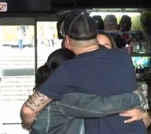 Connacionales se reencuentran con sus seres queridos en la Terminal - Paraguay.com