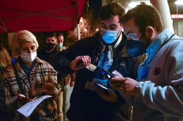 Bruselas declara equivalentes los certificados covid de la UE y Uruguay - Mundo - ABC Color