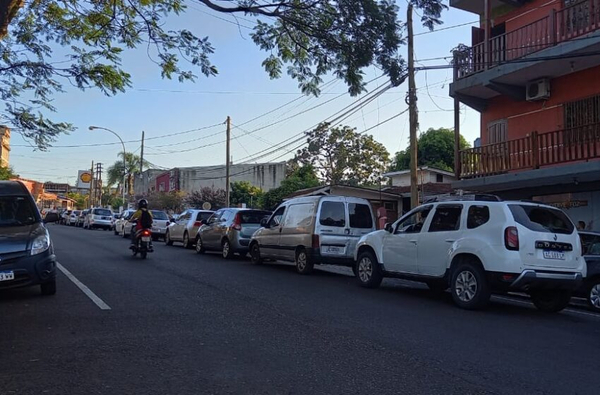 Con solo 4 gasolineras, Puerto Yguazú no da abasto ante creciente demanda - La Clave