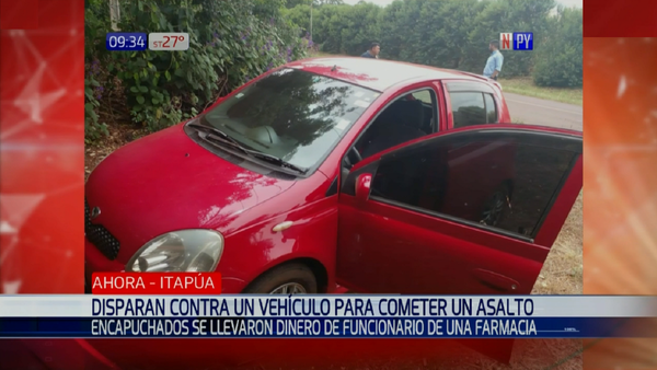 Asaltantes se llevan recaudación de farmacias tras disparar contra auto