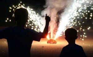 Piden que niños y adolescentes no manipulen fuegos pirotécnicos