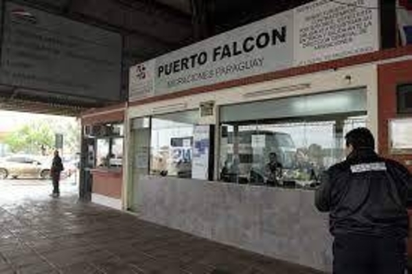 Diario HOY | Importante demora en el puesto de control de Puerto Falcón.