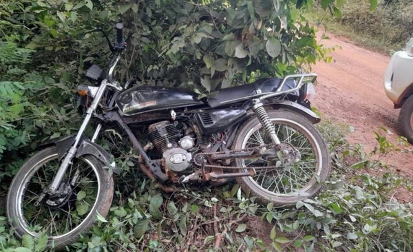 Diario HOY | Hallan moto utilizada por sicarios de Puentesinho