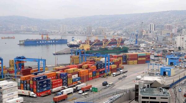Pandemia afecta comercio boliviano por puertos de Chile