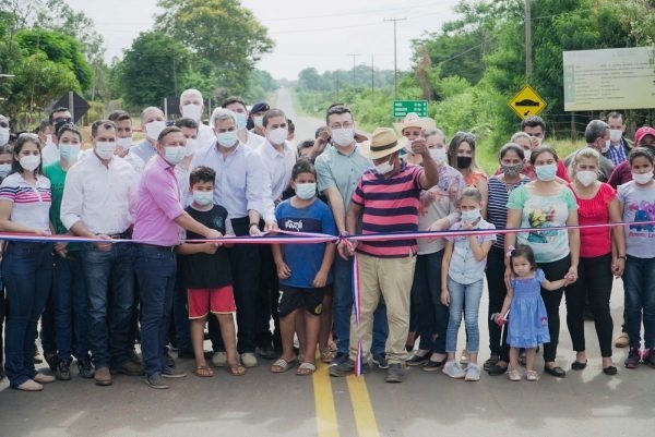 Abdo celebra habilitación de casi 3.000 km de rutas en su gobierno - El Trueno