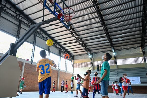Territorio Deportivo: Yaguarón inaugura su primer primer polideportivo municipal - .::Agencia IP::.