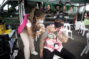 Nueva Zelanda acelera campaña de vacunas contra el COVID-19