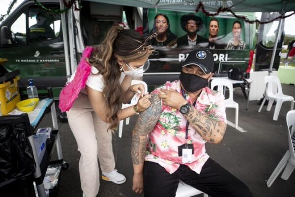Nueva Zelanda acelera campaña de vacunas contra el COVID-19