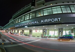 Más de 400 paraguayos quedaron varados en Miami tras cancelación de vuelo de aerolínea