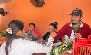 Diario HOY | Alimentación saludable: entregan cupones de alimentos a familias de San Juan Nepomuceno
