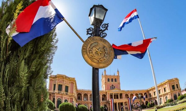 Ejecutivo declara asueto para los días 24 y 31 de diciembre
