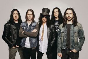 Slash ft. Myles Kennedy & The Conspirators estrena nuevo single “Fill My World”