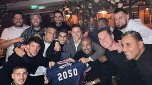 "Mbappé 2050": Bromean en su cumpleaños con una camiseta alusiva a renovación